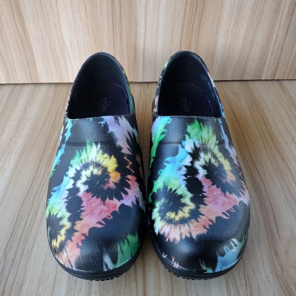 Crocs Classic Tie Dye Neria Pro Graphic Clog  Multicolor Womens 9 NWOB - Picture 1 of 6